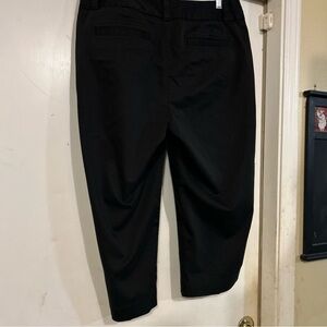 Dockers Women's Black Capris